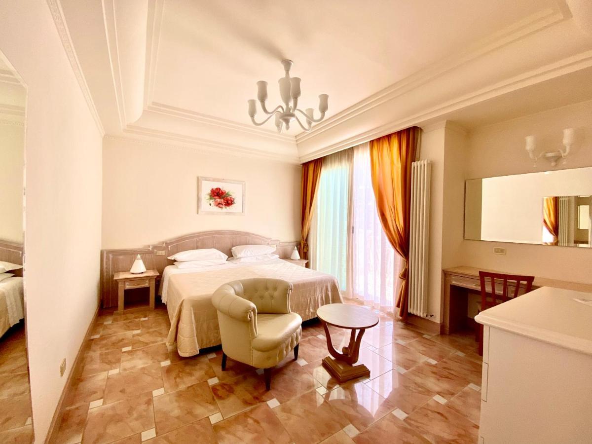 Hotel Aurelia Milano Marittima Buitenkant foto
