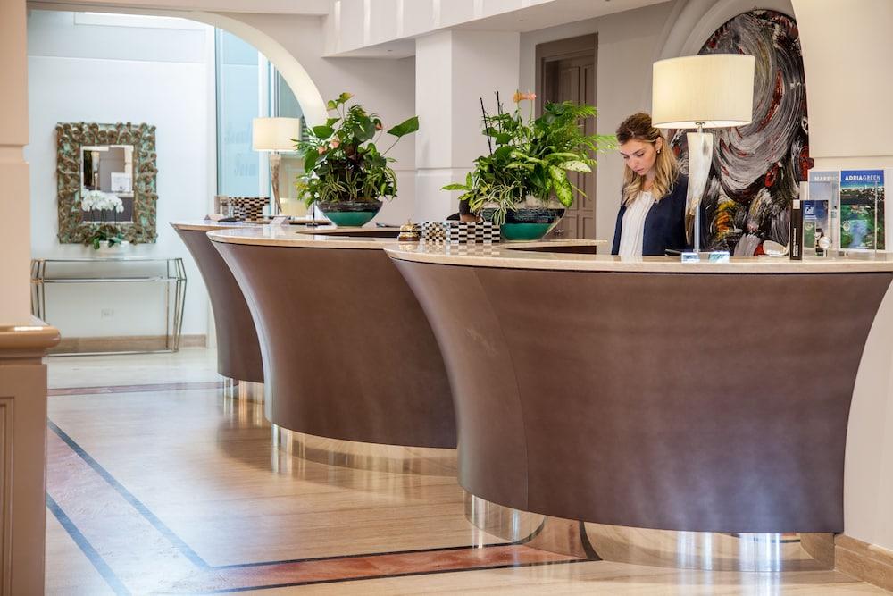 Hotel Aurelia Milano Marittima Buitenkant foto
