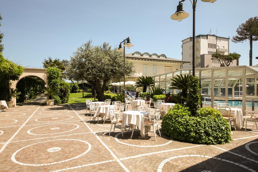 Hotel Aurelia Milano Marittima Buitenkant foto