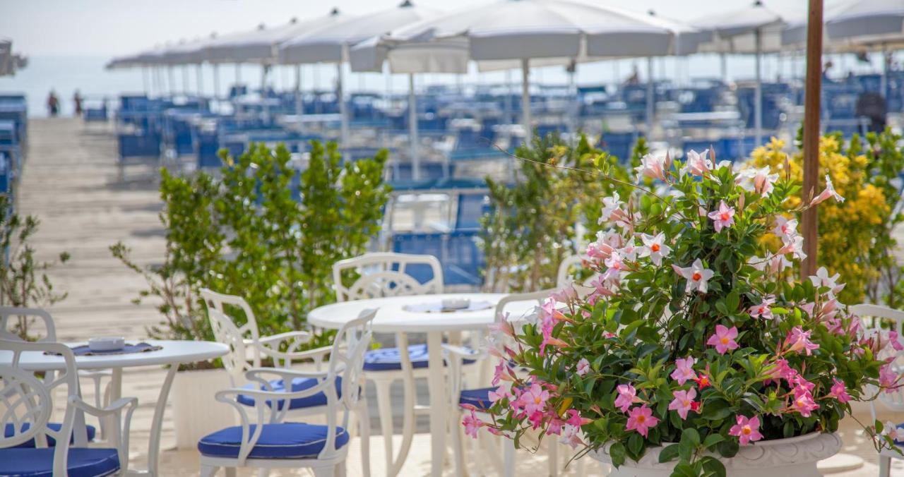Hotel Aurelia Milano Marittima Buitenkant foto
